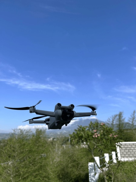 Eachine mini drone for inspection with 4k camera