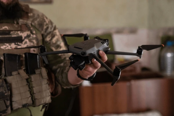 Skydio uav for real estate with first person view
