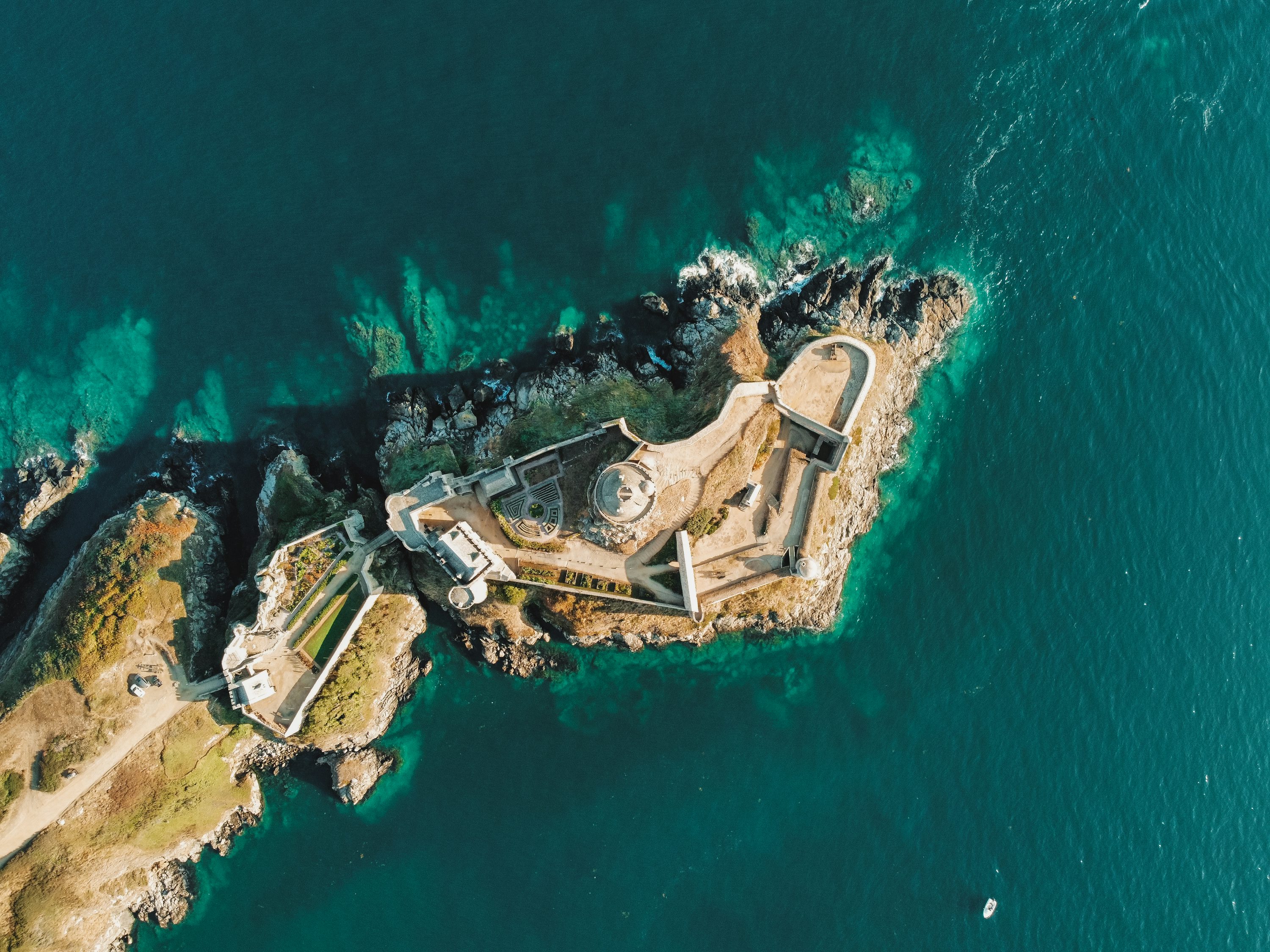 gps drones for search and rescue with long battery life in UK