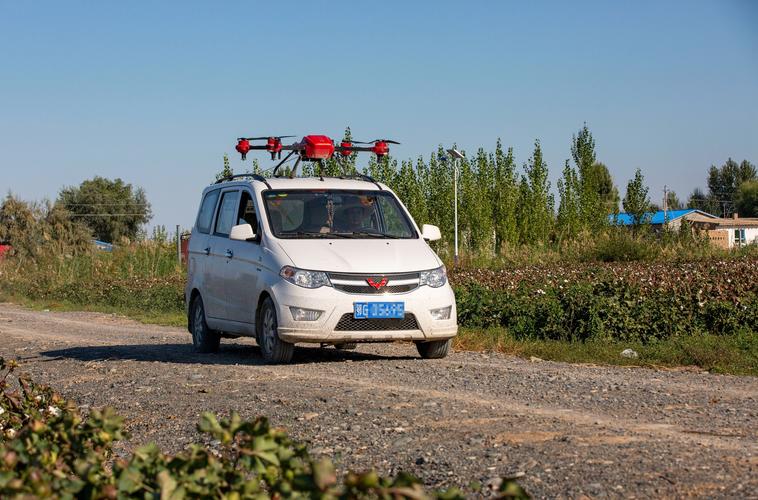 Skydio rc drone for environmental monitoring with live streaming