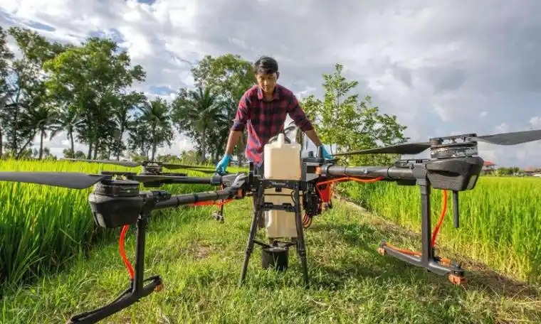 Hubsan uav for videography with follow me mode