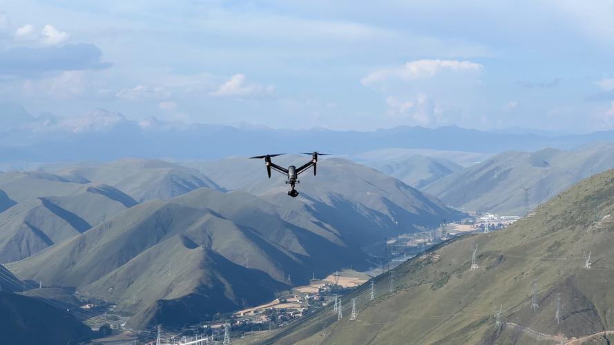Holy Stone quadcopters for construction with first person view