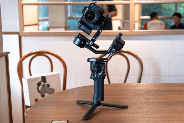 professional drone for security with lightweight in London