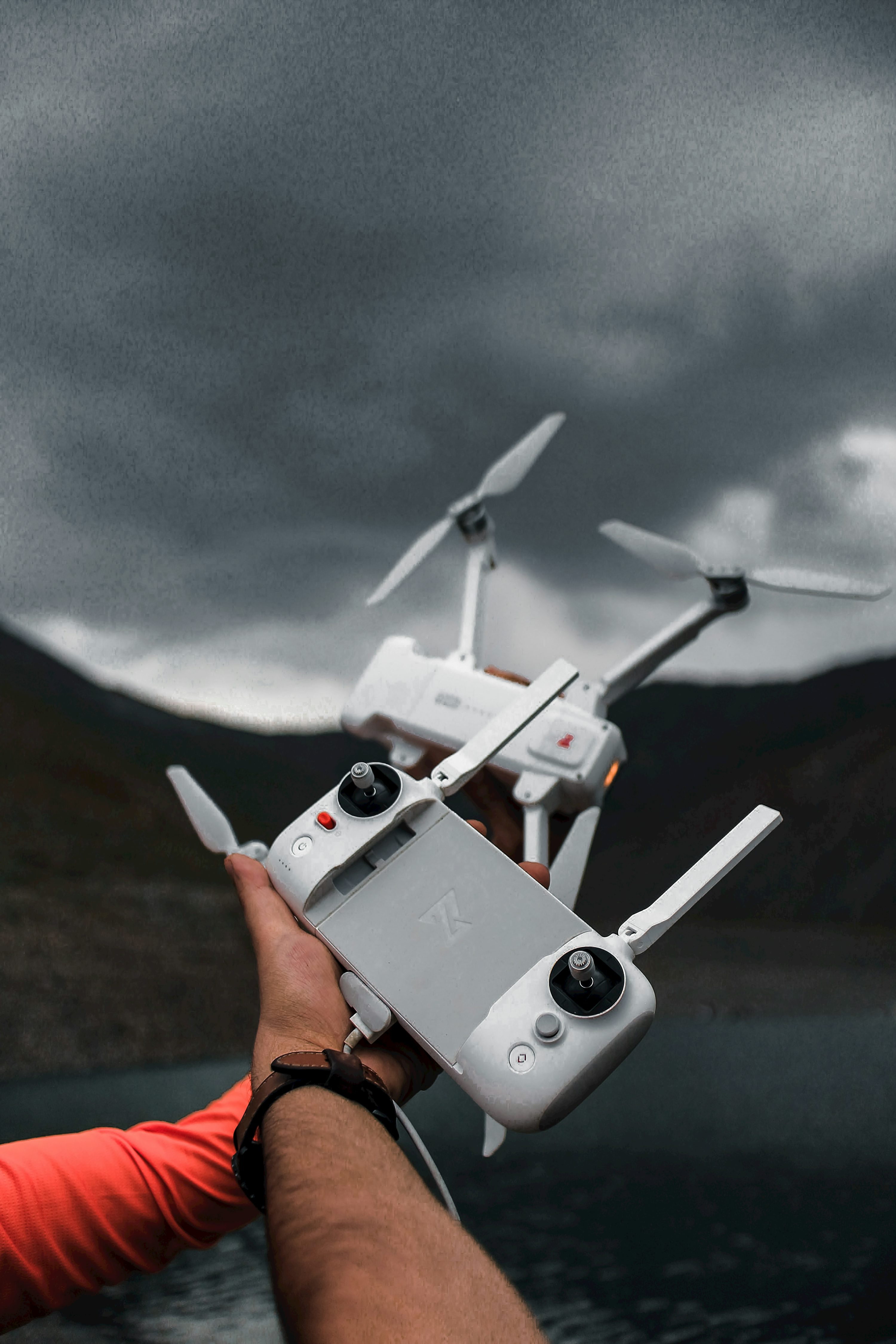 Yuneec quadcopters for construction with dual camera