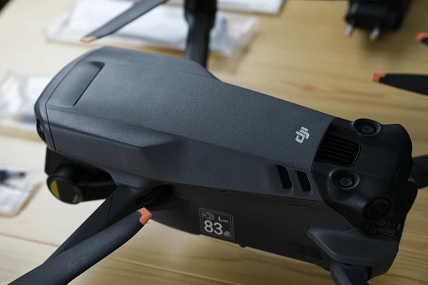 drone for aerial photography with long battery life in Singapore