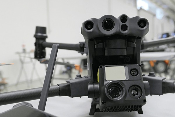 Hubsan uav for videography with foldable
