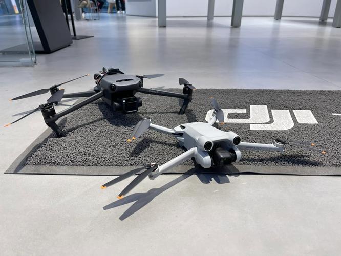 Skydio mini drone for delivery with thermal camera