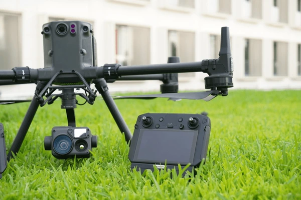 Skydio mini drone for farming with dual camera