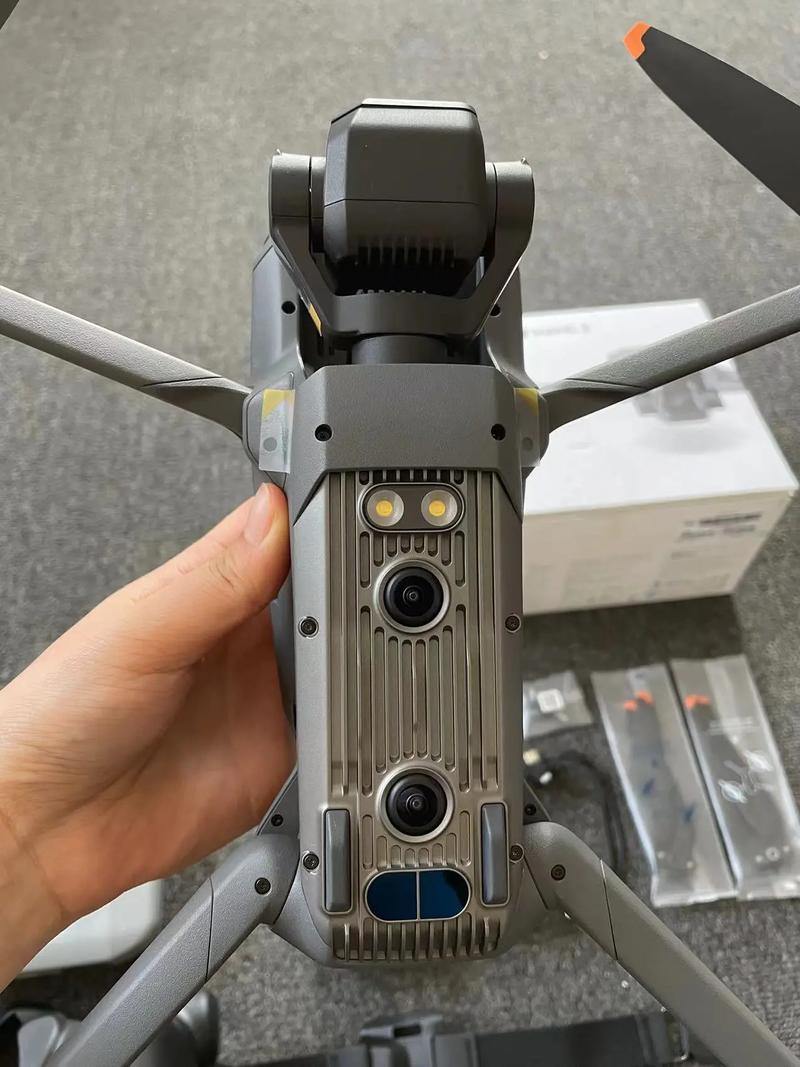 fpv drone for videography with long battery life in Canada
