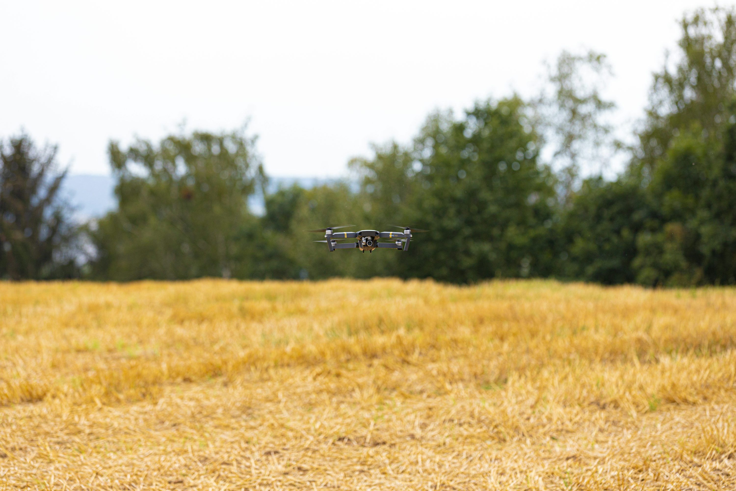 Eachine camera drone for cinematography with long battery life