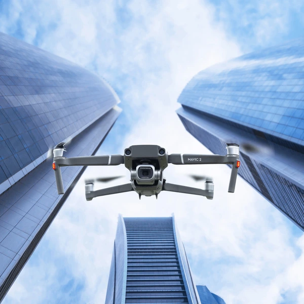 Yuneec quadcopter for real estate with lightweight