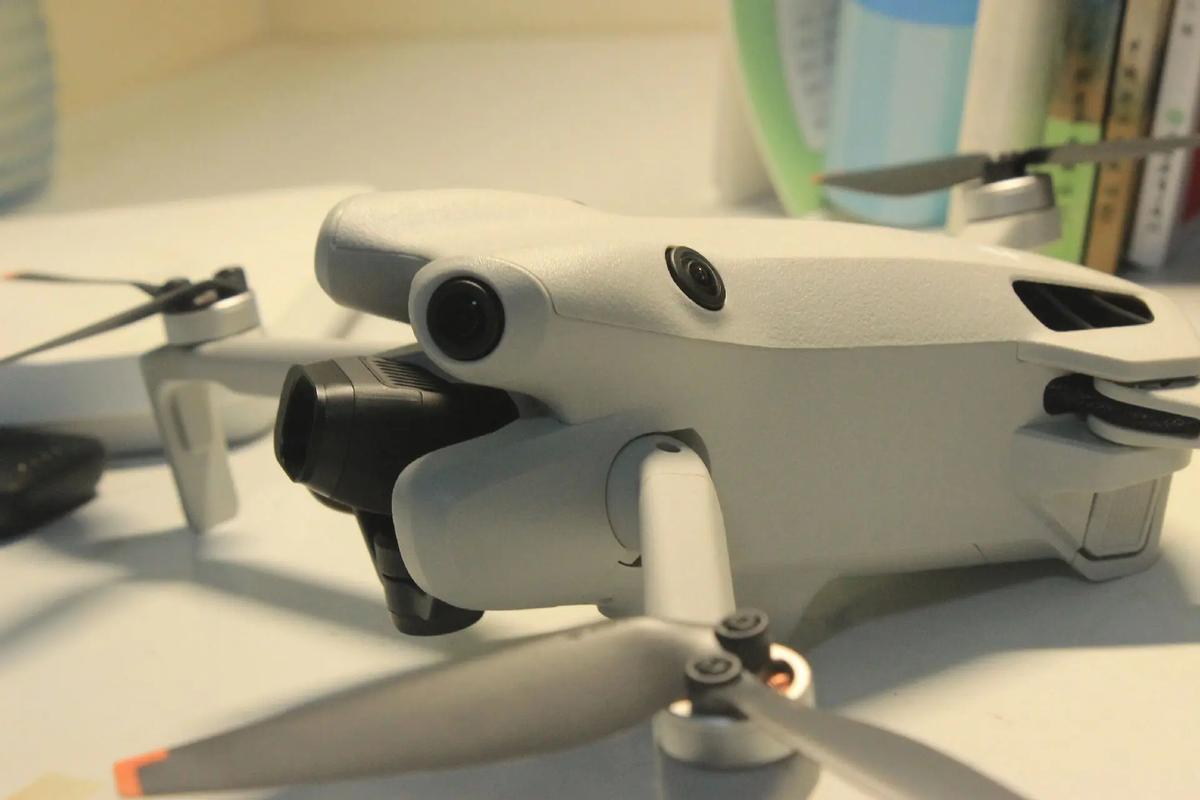 Hubsan gps drones for mapping with altitude hold