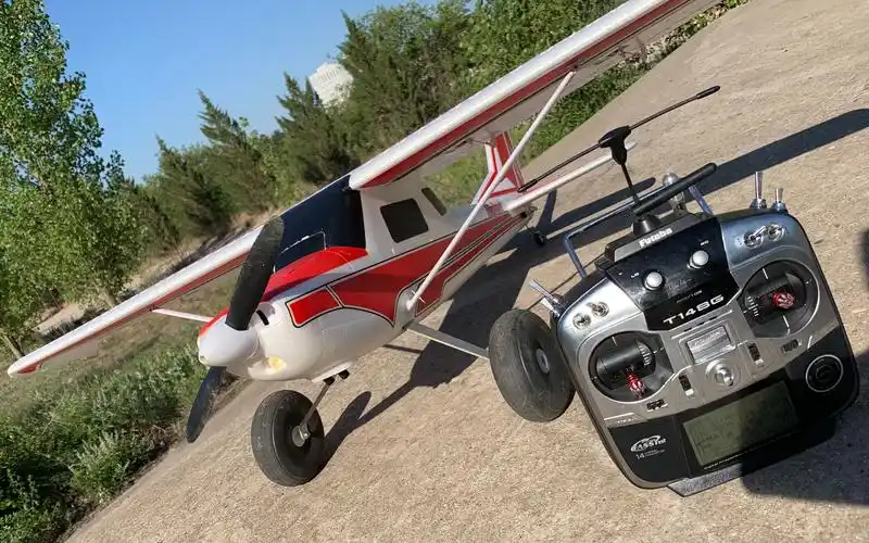 Skydio quadcopter for real estate with long battery life