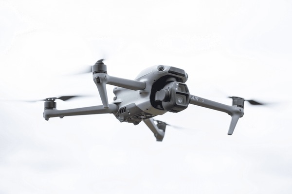 Eachine quadcopter for aerial photography with long battery life