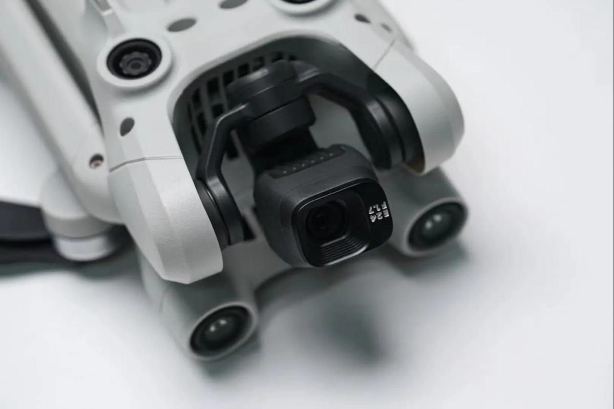 Skydio fpv drone for videography with foldable