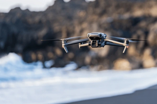 Yuneec drone for delivery with lightweight